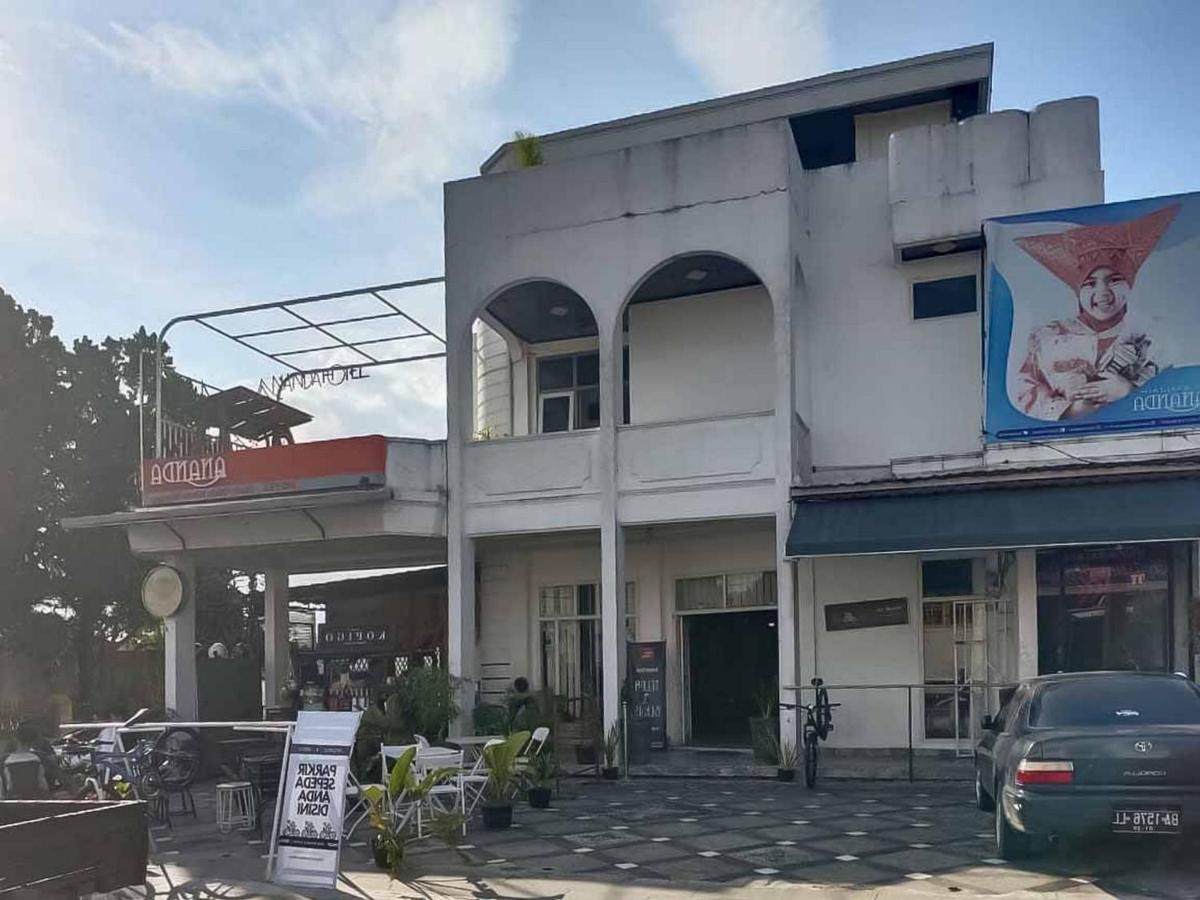 Hotel Ananda Syariah Redpartner Bukittinggi Exteriér fotografie